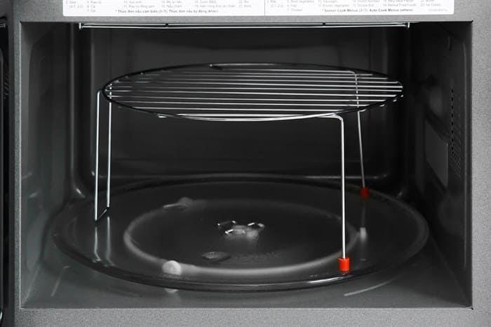 Lò vi sóng Panasonic NN-GT65JBYUE